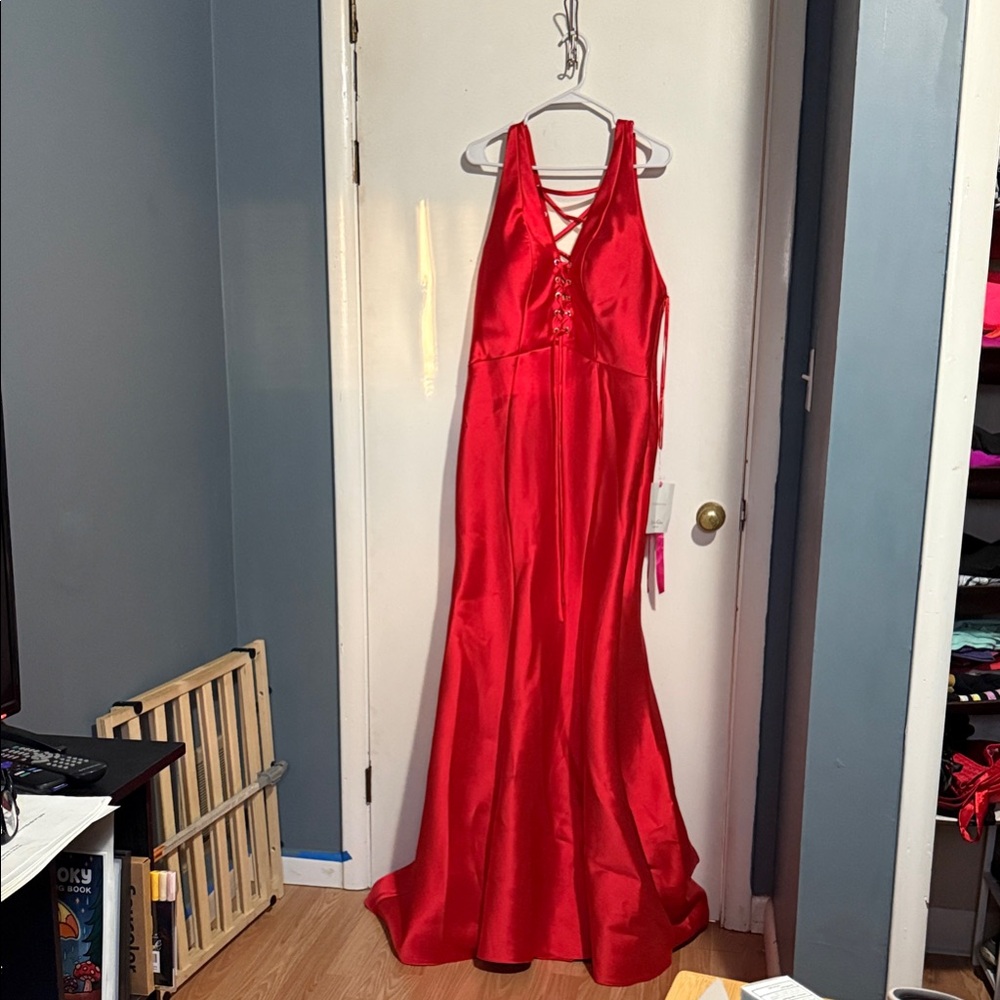 Elegant Red Lace-Up Gown